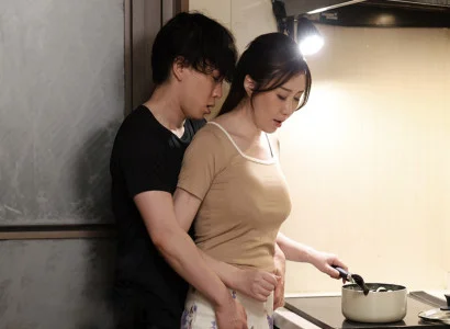 Người vợ mới của cha ân ái cùng con chồng