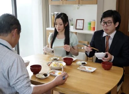 Cô con dâu banh vùng kín cho bố chồng chịch